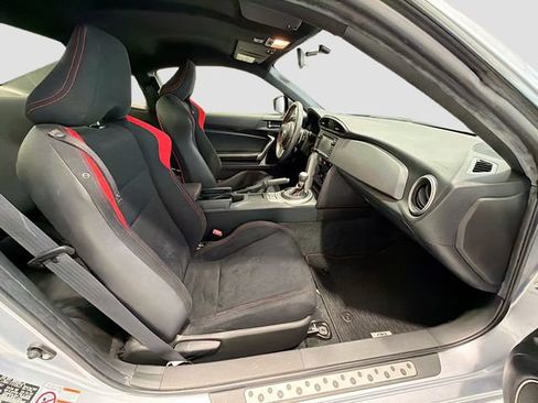 Used 2015 Scion FR-S RWD image 19