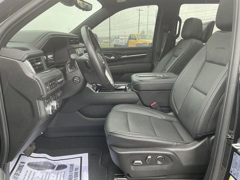 Used 2024 GMC Yukon Denali w/ Advanced Technology Package image 23