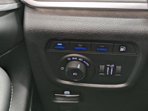 Used 2023 Jeep Grand Cherokee 4WD 4xe image 29