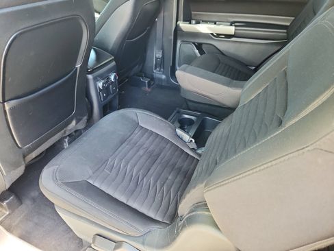 Used 2020 Ford Explorer XLT w/ Comfort Package AWD/4WD image 11