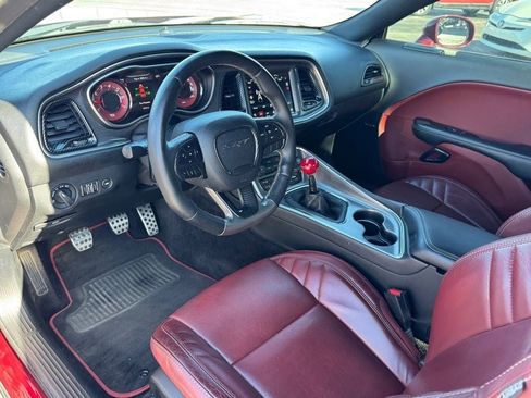 Used 2018 Dodge Challenger SRT Hellcat image 11