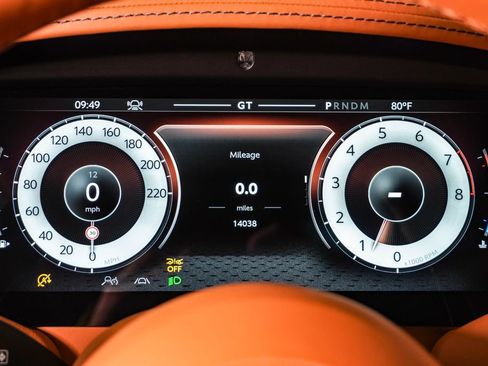 Used 2025 Aston Martin DB12 Coupe RWD image 27