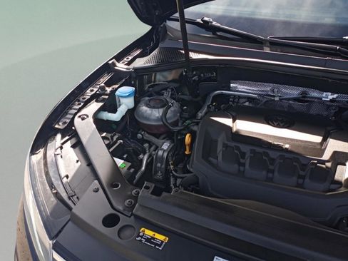 Used 2022 Volkswagen Tiguan SE R-Line image 28