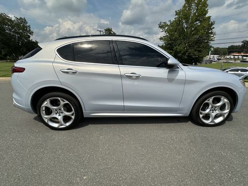 Used 2023 Alfa Romeo Stelvio Ti Lusso w/ Quick Order Package 22X Lusso AWD/4WD image 10