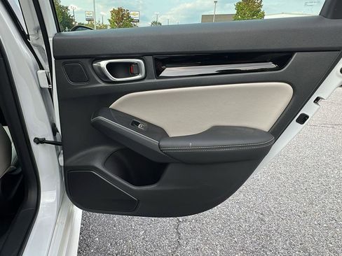 Used 2022 Honda Civic Touring image 14