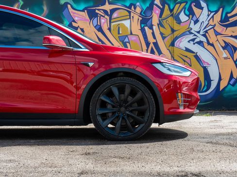 Used 2020 Tesla Model X Long Range AWD/4WD image 10