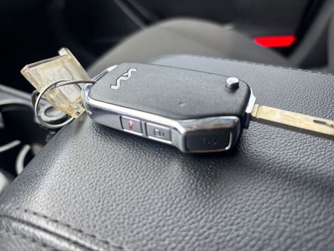 Used 2025 Kia Sportage LX FWD image 21