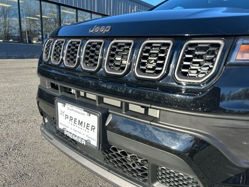 New 2026 Jeep Compass Latitude image 14