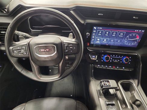 Used 2024 GMC Sierra 1500 AT4 w/ Technology Package AWD/4WD image 11