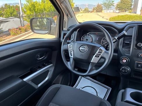 Used 2024 Nissan Titan SV AWD/4WD image 28