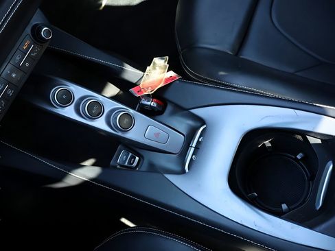 Used 2020 Ferrari Portofino RWD image 32
