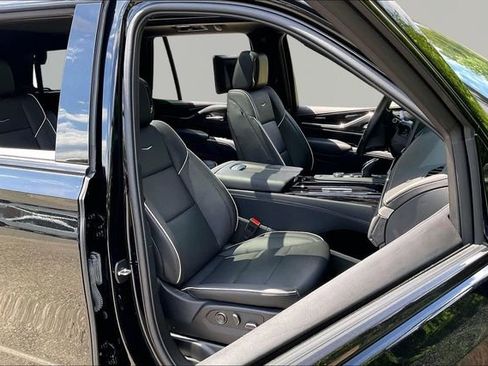 Used 2024 Cadillac Escalade Sport w/ LPO, ONYX Package AWD/4WD image 21