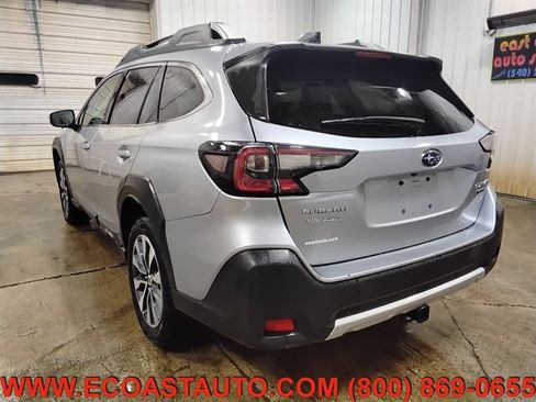 Used 2023 Subaru Outback Touring AWD/4WD image 6