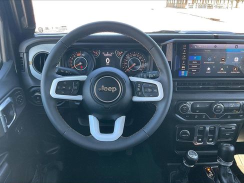 Used 2024 Jeep Wrangler Sport S image 5