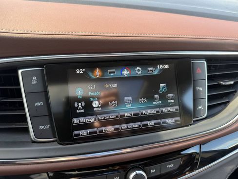 Used 2018 Buick Enclave Avenir w/ Avenir Technology Package AWD/4WD image 27