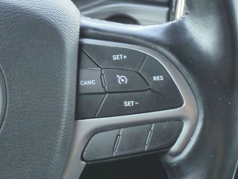 Used 2021 Jeep Grand Cherokee Limited AWD/4WD image 26