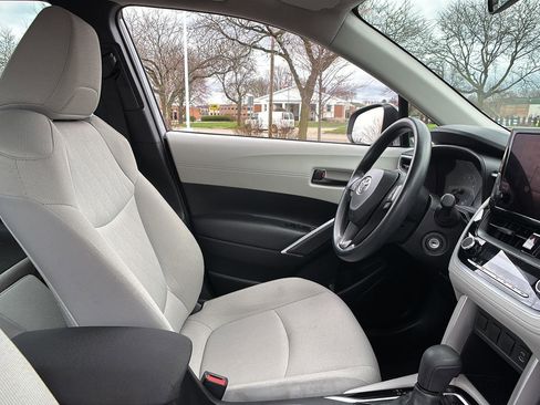 Used 2024 Toyota Corolla Cross L image 23