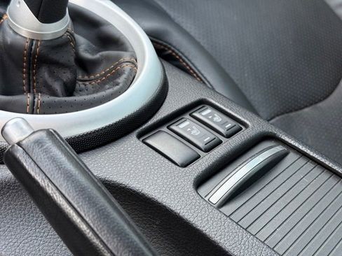 Used 2006 Nissan 350Z Touring RWD image 24