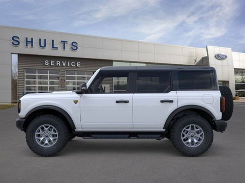 New 2025 Ford Bronco Badlands image 3