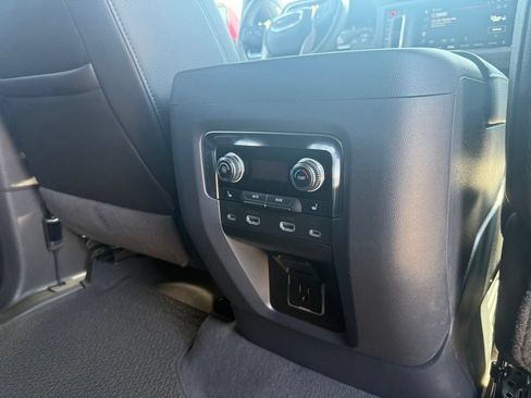 Used 2024 GMC Yukon Denali w/ Advanced Technology Package AWD/4WD image 23