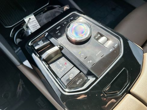 Used 2024 BMW 530i w/ Convenience Package image 20