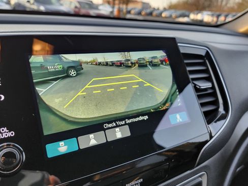 Used 2022 Honda Pilot TrailSport image 6