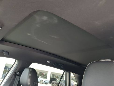 Used 2024 Volkswagen Atlas Cross Sport SE w/ Panoramic Sunroof Package FWD image 24