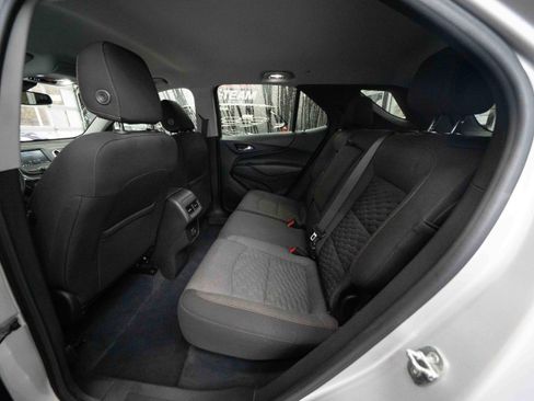 Used 2021 Chevrolet Equinox LT image 23
