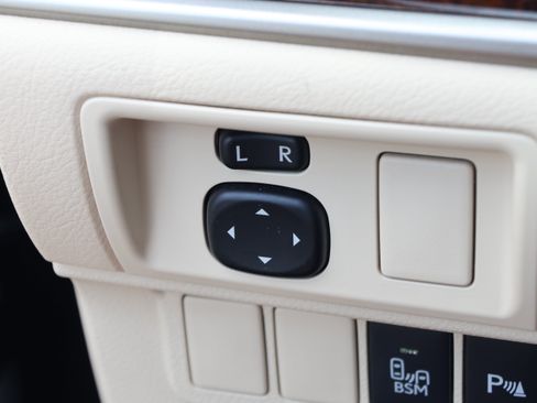 Used 2013 Lexus ES 350 w/ Luxury Pkg FWD image 15