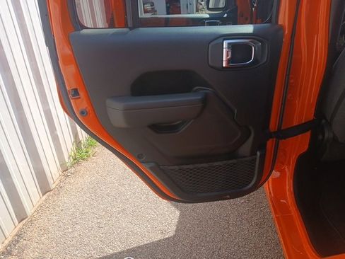 New 2025 Jeep Gladiator Sport image 16