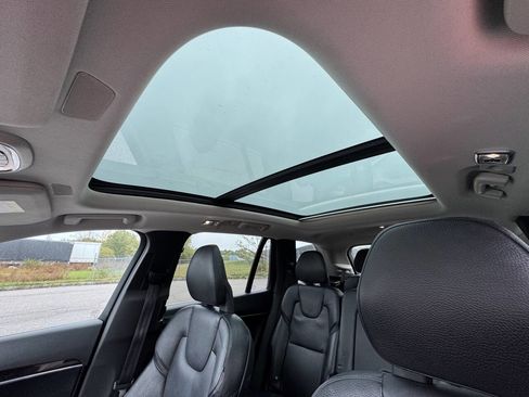 Used 2018 Volvo XC90 T5 Momentum w/ Convenience Package image 32