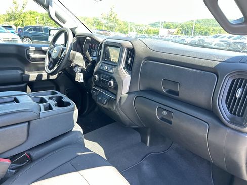 Used 2019 Chevrolet Silverado 1500 Custom w/ Custom Value Package AWD/4WD image 17