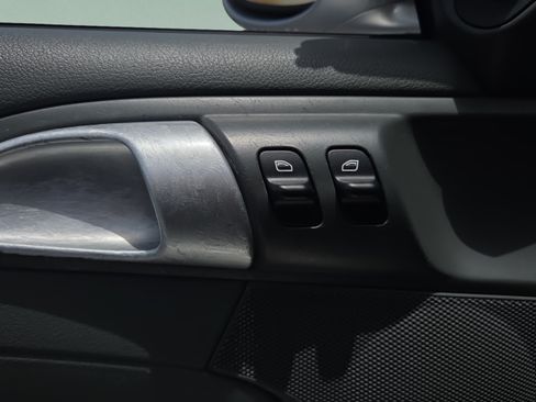Used 2005 Porsche Boxster RWD image 24