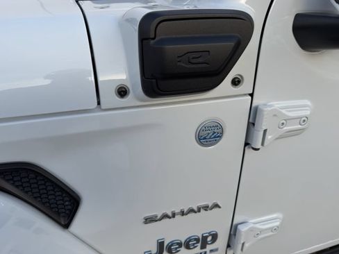 Used 2023 Jeep Wrangler Unlimited Sahara AWD/4WD image 11
