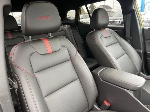 Used 2024 Chevrolet Trax RS w/ Sunroof Package image 11