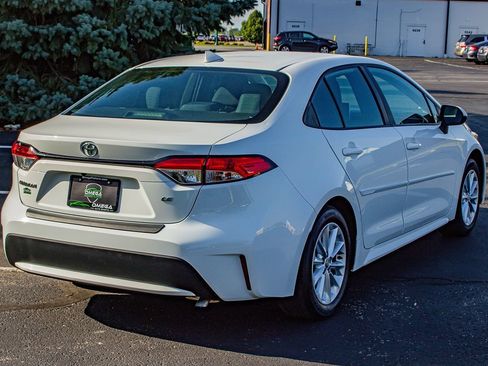 Used 2020 Toyota Corolla LE w/ LE Convenience Package FWD image 9