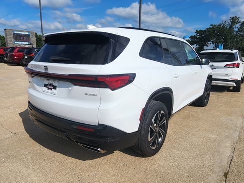 Certified 2025 Buick Enclave Sport Touring AWD/4WD image 6