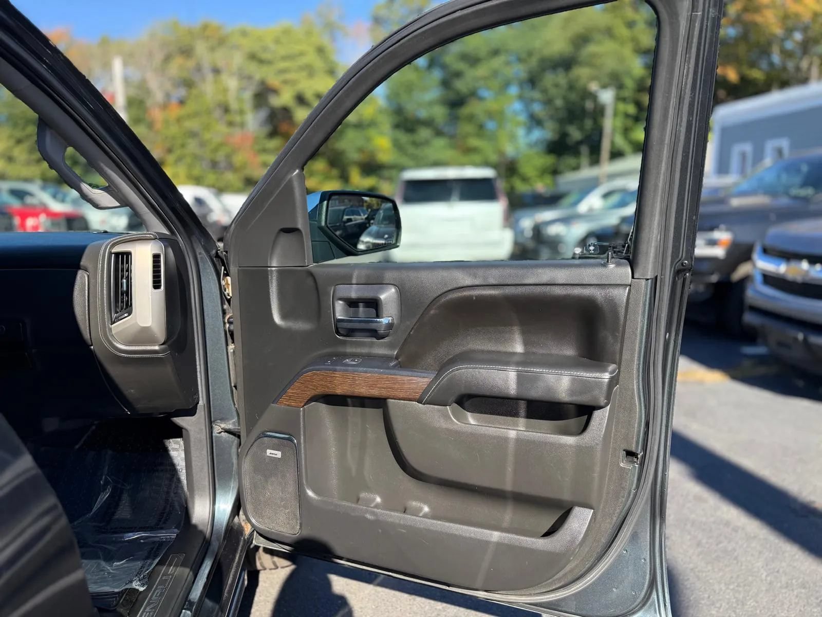 Used 2017 GMC Sierra 1500 Denali w/ Denali Ultimate Package AWD/4WD image 29