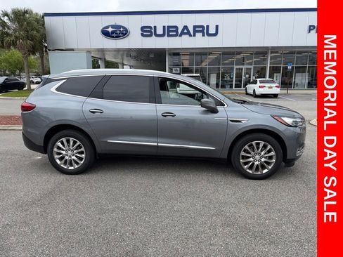 Used 2020 Buick Enclave Essence FWD image 2