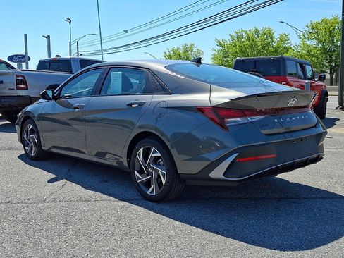 Used 2025 Hyundai Elantra Sport FWD image 5