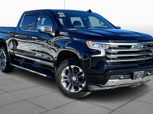 Used 2025 Chevrolet Silverado 1500 High Country w/ Technology Package AWD/4WD image 3