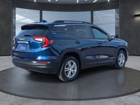 Used 2023 GMC Terrain SLE w/ Driver Convenience Package image 6