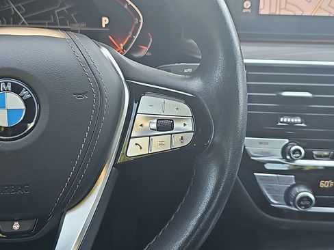 Used 2022 BMW 530i xDrive w/ Premium Enhanced Package AWD/4WD image 19