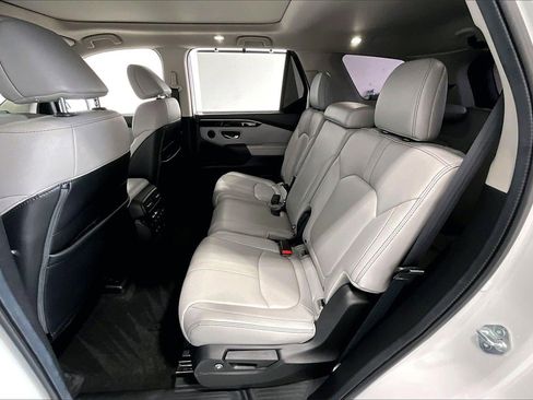 Used 2024 Honda Pilot Touring image 19