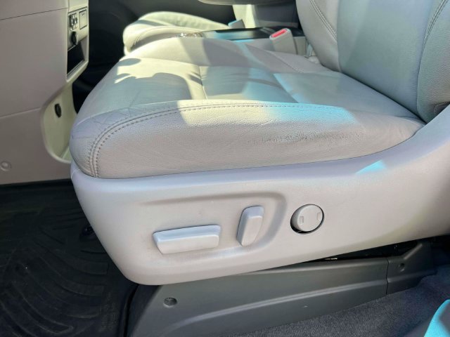 Used 2017 Toyota Sienna XLE w/ XLE Navigation Package FWD image 26