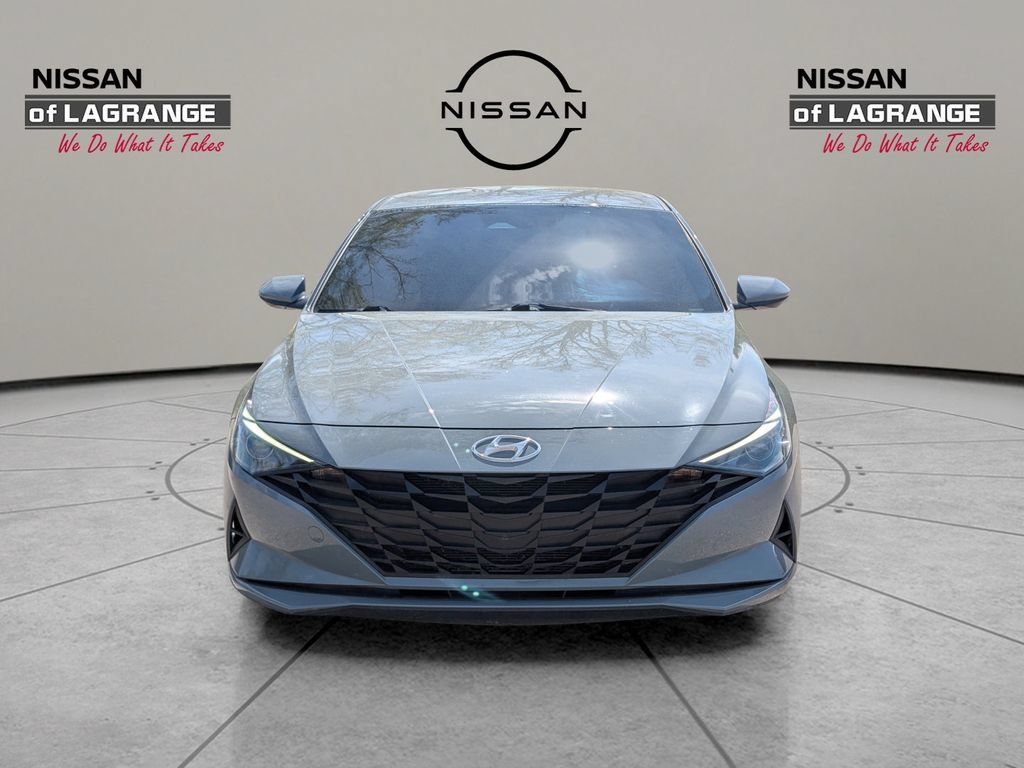 Used 2022 Hyundai Elantra SEL w/ Cargo Package FWD image 2