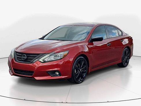 Used 2017 Nissan Altima 2.5 SR w/ Midnight Edition Package FWD image 11