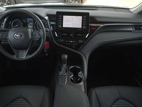 Used 2023 Toyota Camry SE FWD image 10