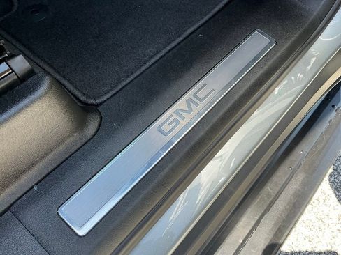 Used 2025 GMC Yukon Elevation AWD/4WD image 21
