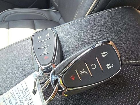 Used 2023 Chevrolet Traverse Premier w/ Redline Edition AWD/4WD image 11
